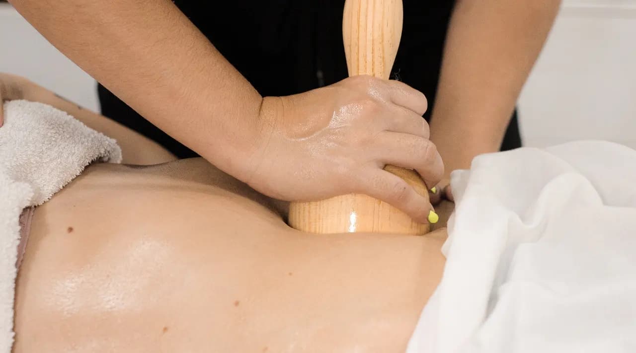 Maderoterapia en el abdomen